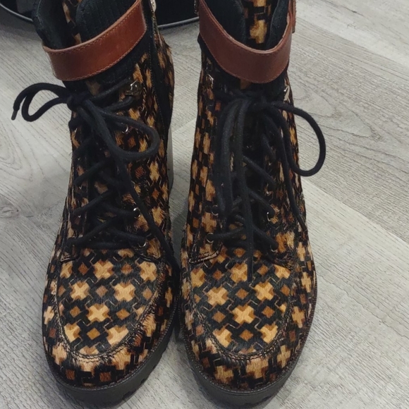 Geometric Lug Lace Zip Up High Heel hiking boots Fur Leather Antonio Melani New - Picture 8 of 10